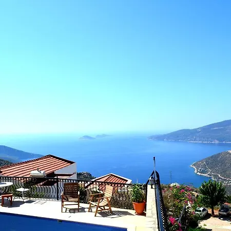Crystelle Villa *