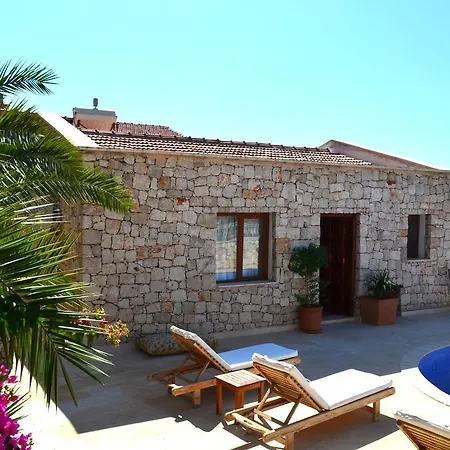 Crystelle Villa